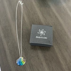 Beautiful colorful seashell necklace - BRAND NEW IN BOX